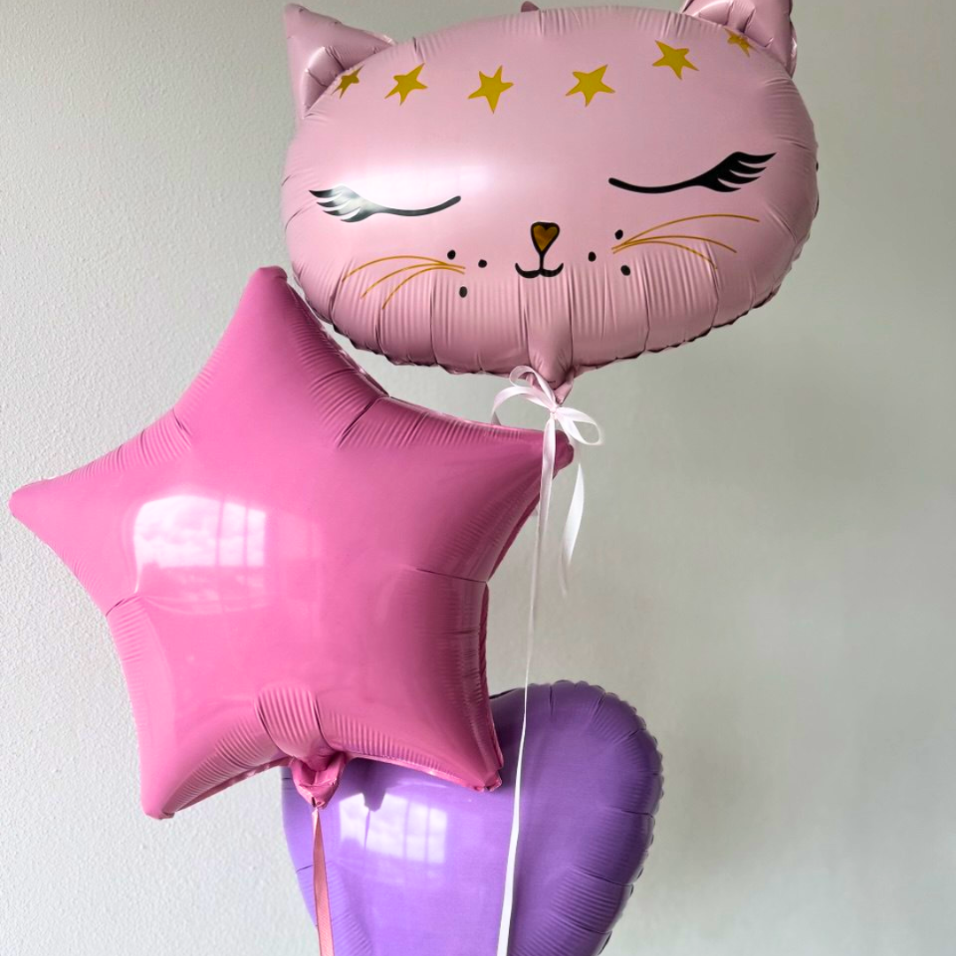 Ramo de 3 globos metálicos para niña: gatita, estrella y corazón – entrega en Cancún, México